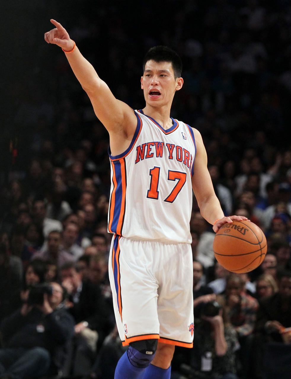 九游体育在线-回顾林书豪最高光数据：“林疯狂”38分打服科比 火箭时期砍三双