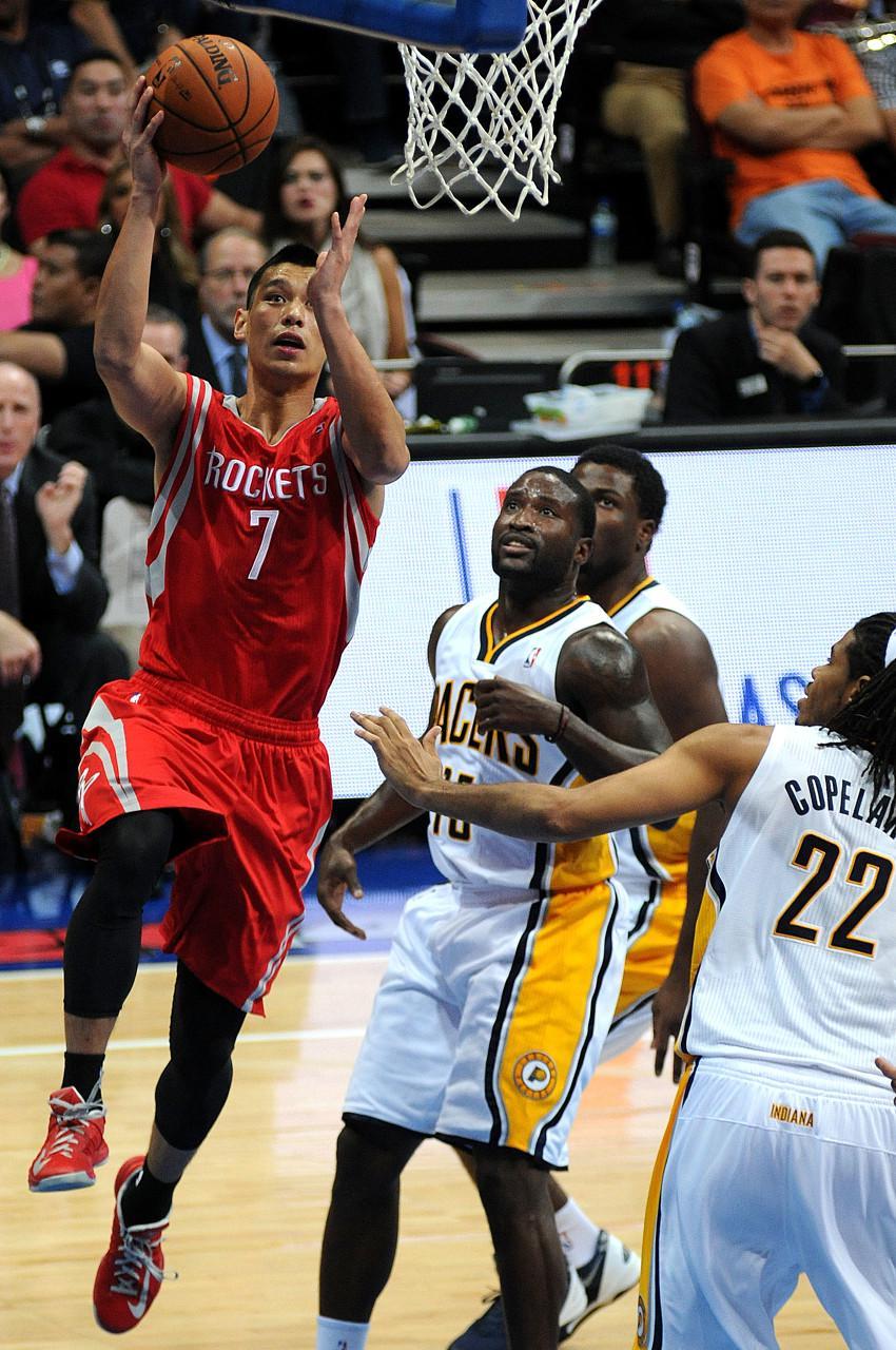 九游体育在线-回顾林书豪最高光数据：“林疯狂”38分打服科比 火箭时期砍三双